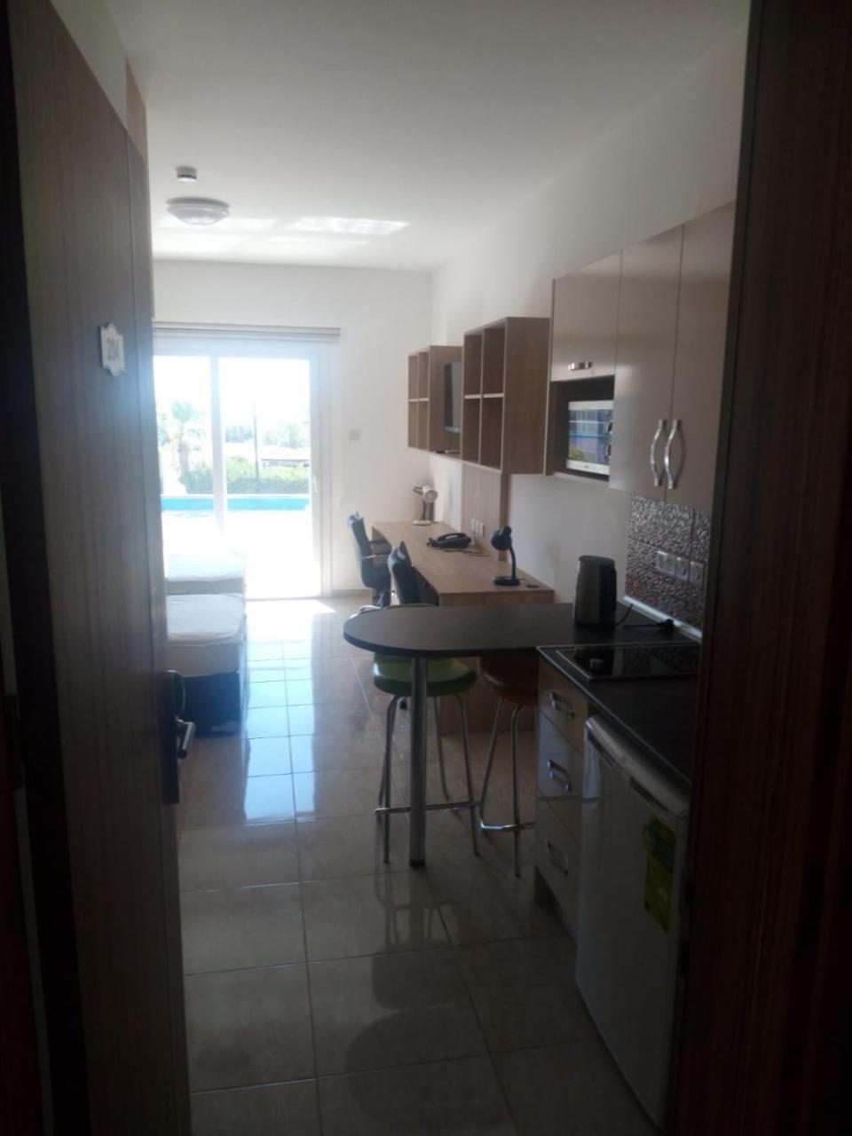 Aa+ Rezidance Motel Nikosia Bagian luar foto