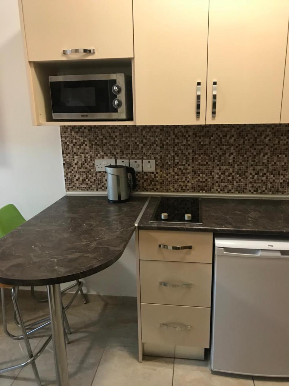 Aa+ Rezidance Motel Nikosia Bagian luar foto